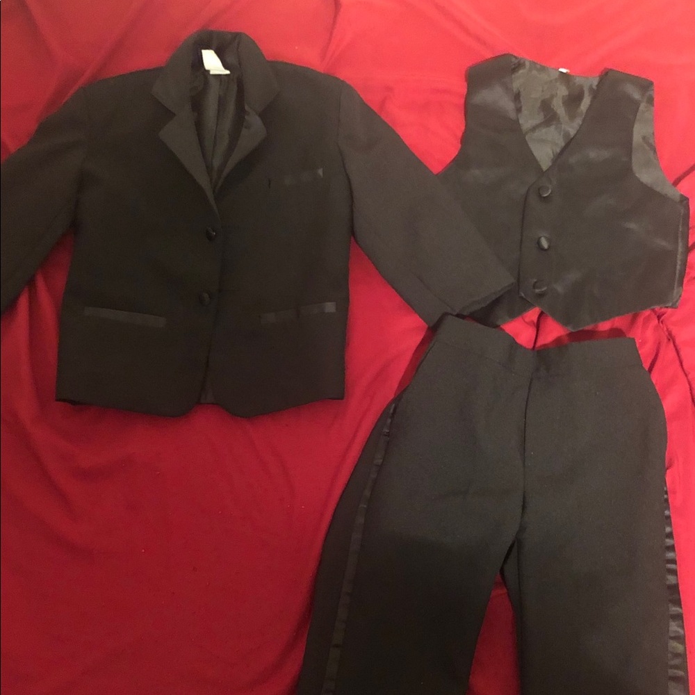 Toddler boy 4T black 3 piece Tuxedo Suit